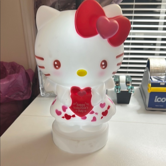 Hello Kitty Valentine's Day Lamp - Picture 1 of 5